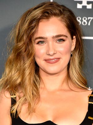 Хейли Лу Ричардсон в роли Твилы